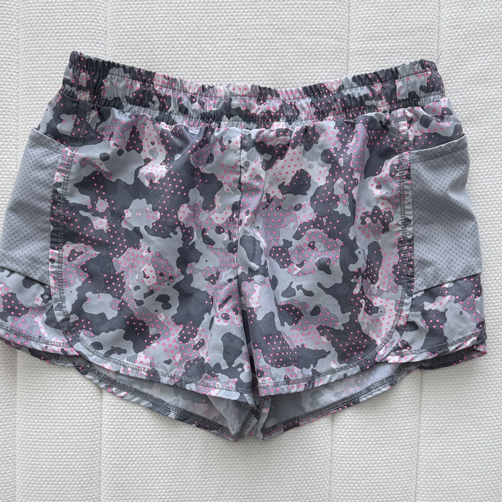 Girls Gray & Pink Camo Active Shorts